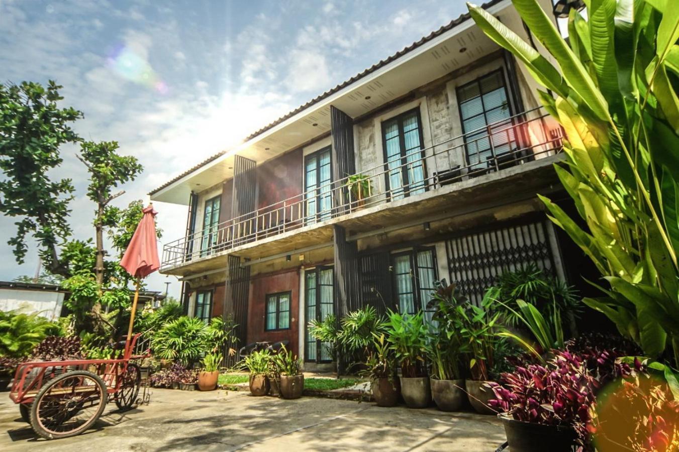 Hotel The Warehouse Čiang Mai Exteriér fotografie